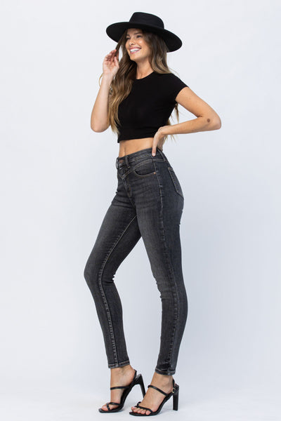 Tabitha Hi-Rise Vintage Black Wash Front Yoke Skinny Judy Blue Jeans