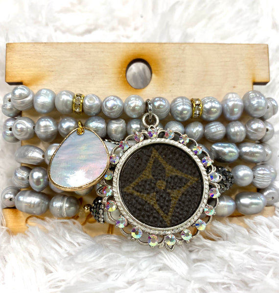 05255 Grey Freshwater Pearl & Mother of Pearl Bougie Stack