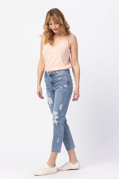82281 Vaqueros Boyfriend desgastados de talle alto Ellaina de Judy Blue Jeans