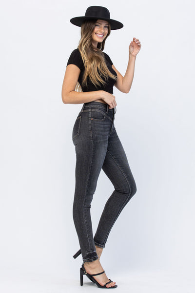 Tabitha Hi-Rise Vintage Black Wash Front Yoke Skinny Judy Blue Jeans