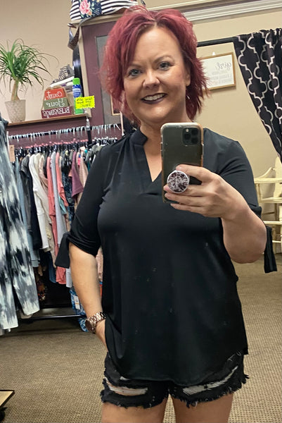 Top negro con mangas anudadas a los lados Gabby