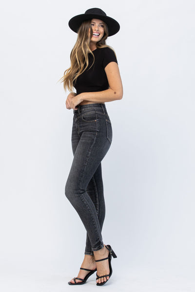 Tabitha Hi-Rise Vintage Black Wash Front Yoke Skinny Judy Blue Jeans