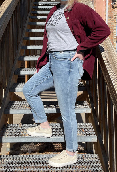 82335   Calais Light Wash Non-Distressed Boyfriend Judy Blue Jeans