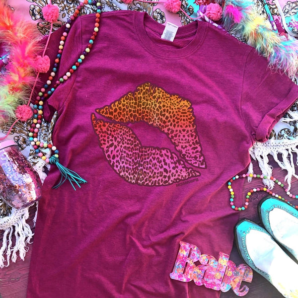 7680 Candy Kiss Graphic T-Shirt
