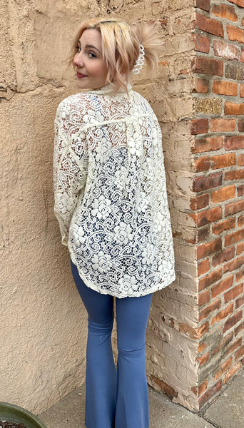 Camisa extragrande de encaje Emmy