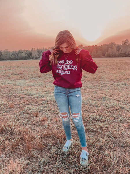 12827 Ashlyn Nos levantamos levantando a otros