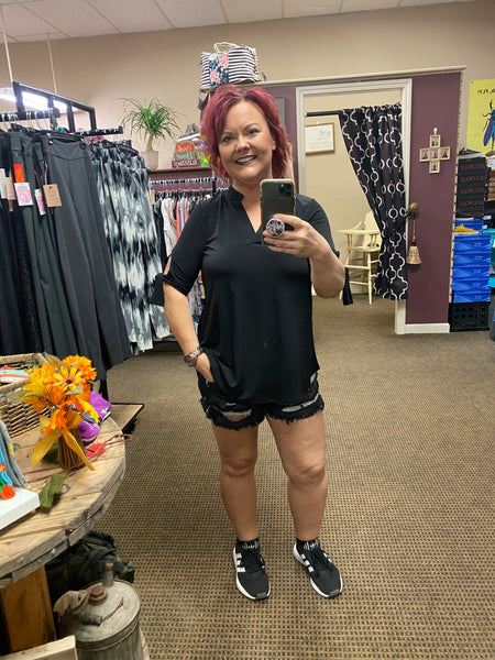 Top negro con mangas anudadas a los lados Gabby