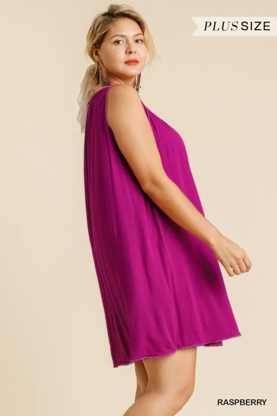 4884 Tina Vestido recto básico sin mangas con cuello redondo