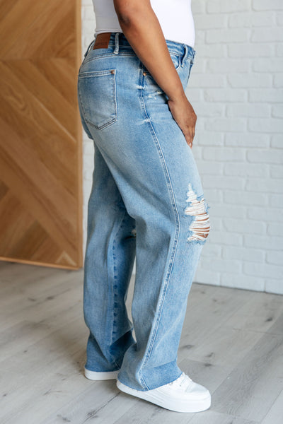 88671   Ettie Hi-Rise Rigid Magic 90's Destroyed Straight Leg Judy Blue Jeans