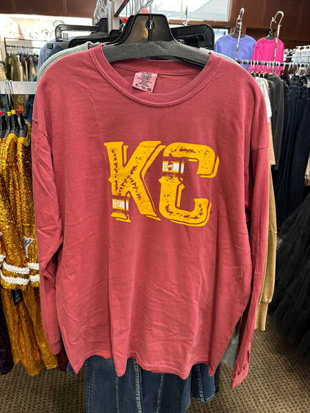 Camiseta gráfica de manga larga Vintage KC Comfort Colors