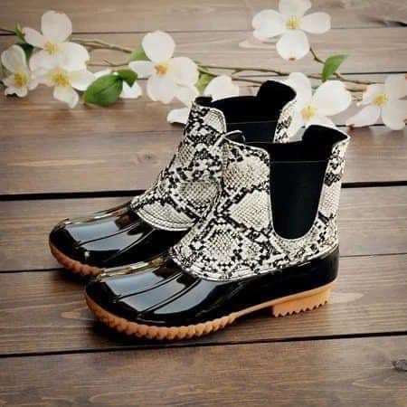 11120   Lace-Up & Slip-On Duck Boots