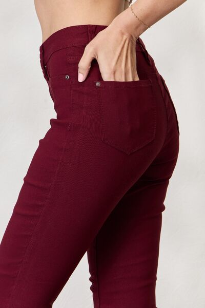 Vaqueros pitillo de talle medio Hyperstretch de YMI Jeanswear - ¡EXCLUSIVO EN LÍNEA!