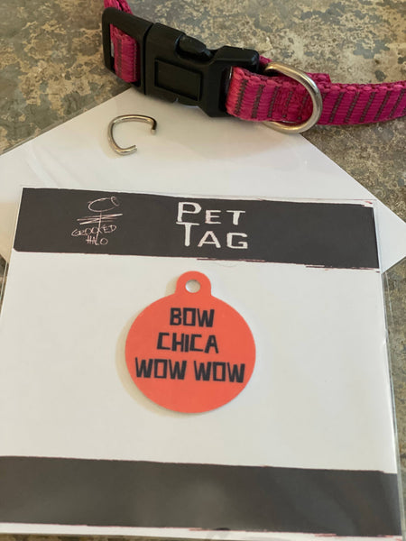 Etiqueta metálica para mascotas "Bow Chica Wow Wow"