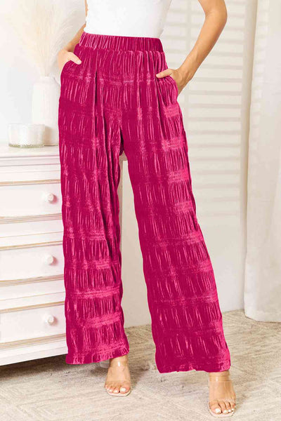 Pantalones anchos de terciopelo con fruncido escalonado y cintura alta Paula - ¡EXCLUSIVO EN LÍNEA!