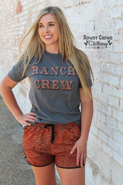22792 Camiseta gráfica Beth's Ranch Crew