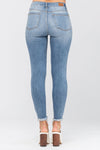 82150 Kennedy Judy Blue Jeans ajustados con dobladillo deshilachado de 27