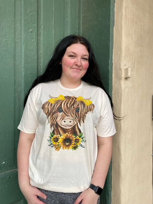 Annette Daisy Highland Cow Graphic TShirt