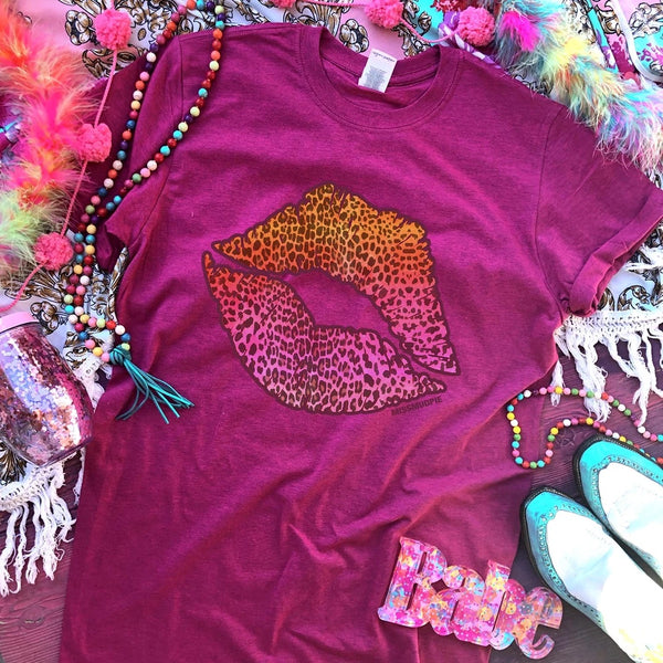 7680   Candy Kiss Graphic T-Shirt